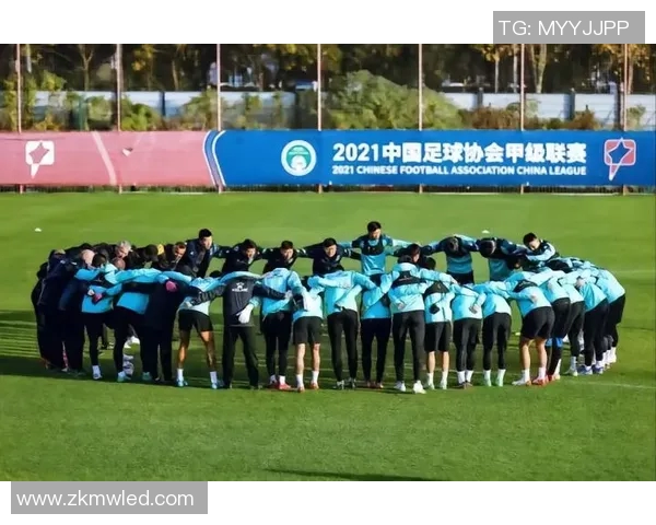 成都羽毛球队荣登羽毛球节奏排行榜第二名展现强劲实力与团队合作精神 成都羽毛球队荣登羽毛球节奏排行榜第二名展现强劲实力与团队合作精神