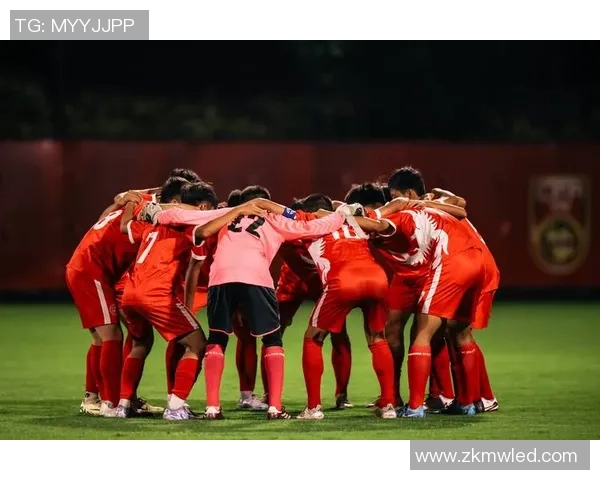 重庆足球队在世界锦标赛中的强势表现与未来展望分析 重庆足球队在世界锦标赛中的强势表现与未来展望分析