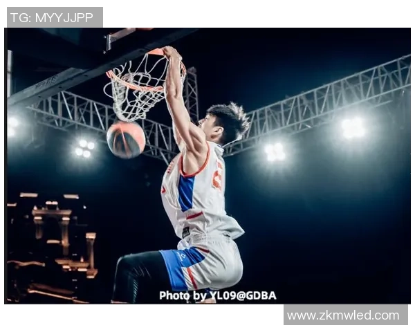 篮球热点：解读重庆篮球队的中路突破